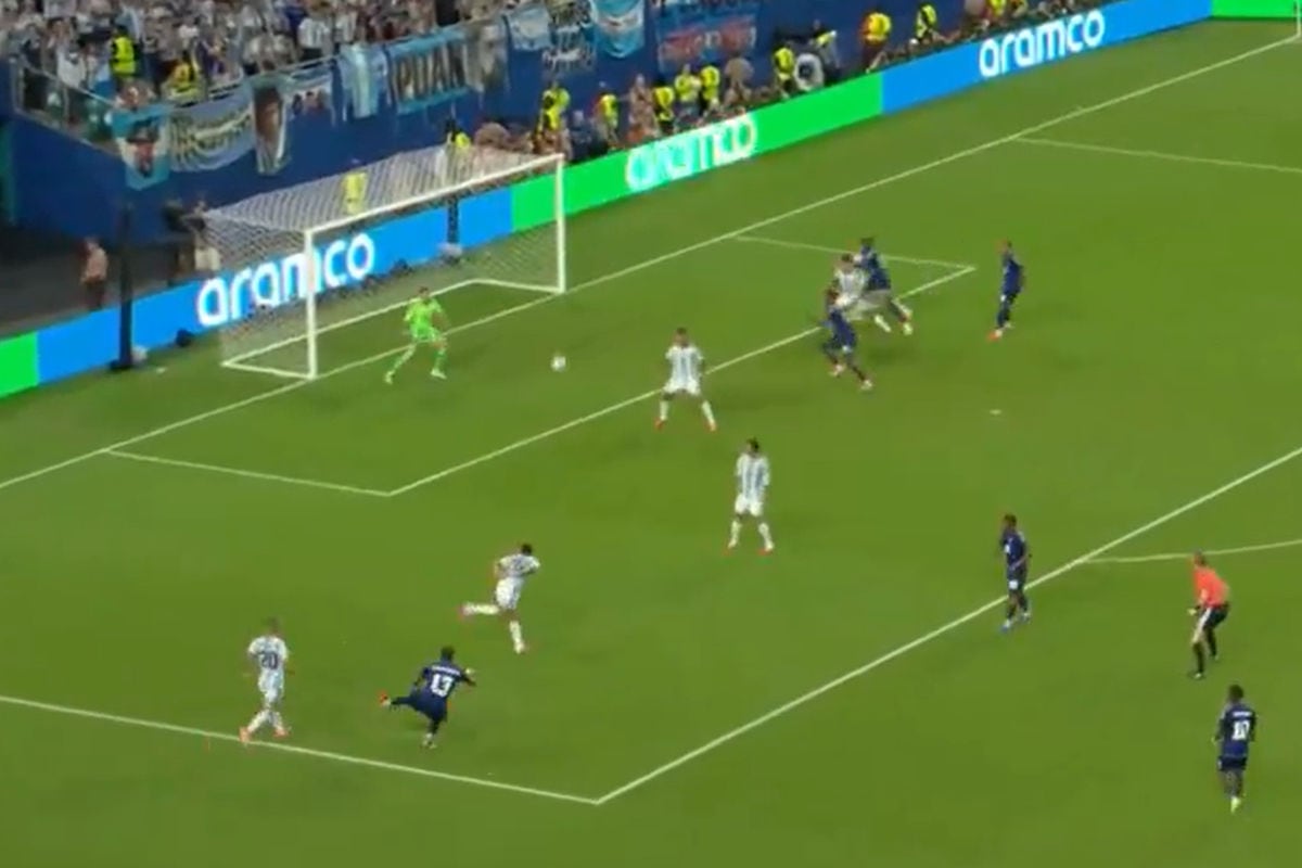Cabral sorprende a Argentina con un golazo y pone el 2-2 en tiempos extra