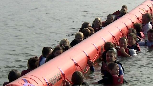 El tubo que salva vidas de migrantes en el Mediterráneo [VIDEO]