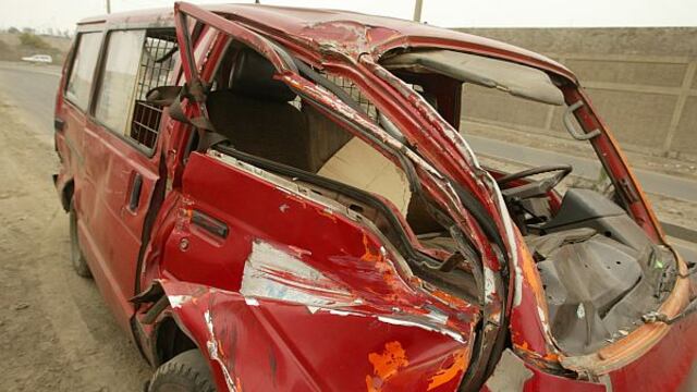 Juliaca: tres muertos dejó la caída de un automóvil a un abismo