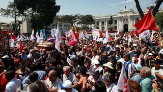 FOTOS: una multitud despidió a Javier Diez Canseco en la plaza Bolívar 