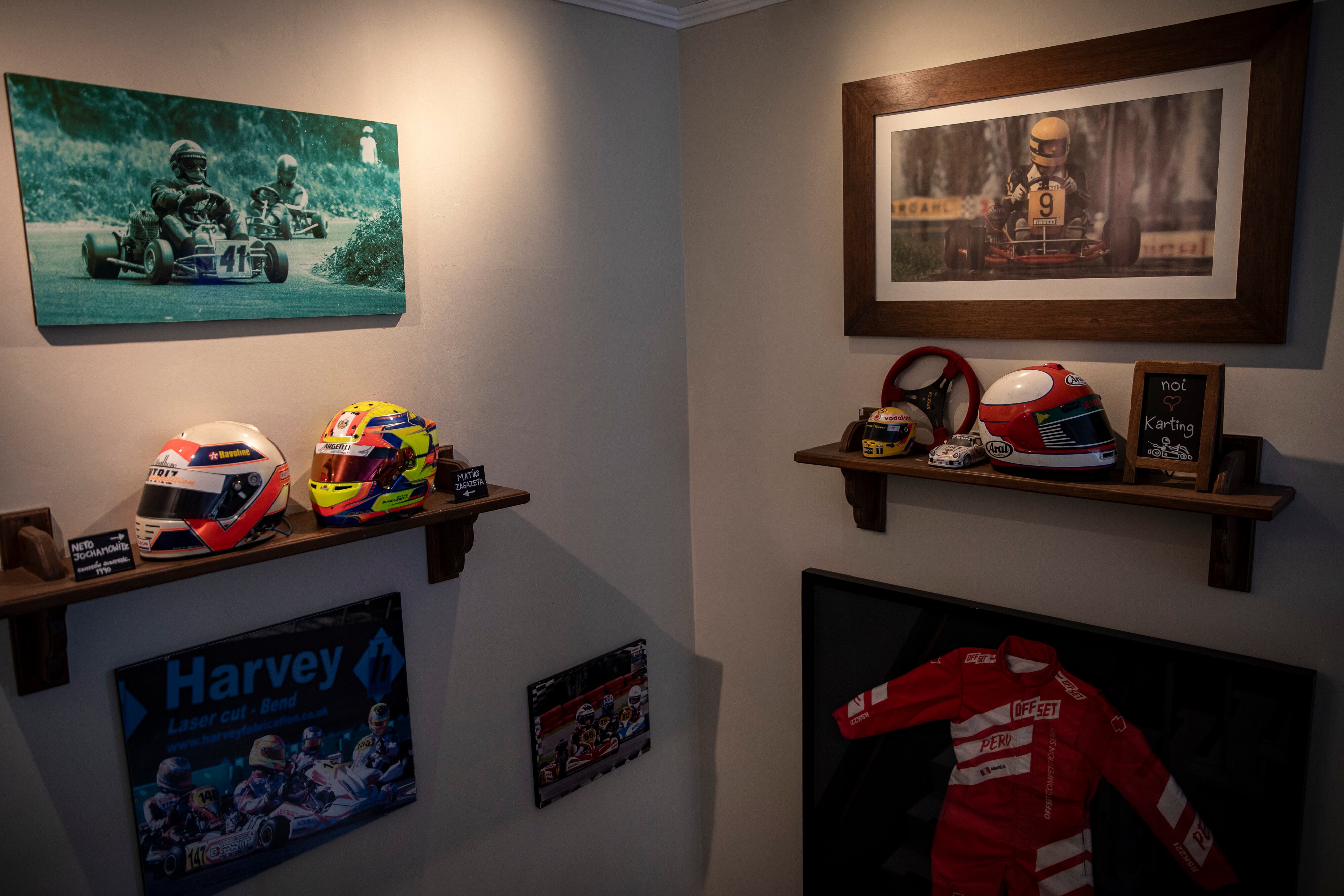 La decoración de Caffetteria di Lonato integra elementos del karting, inspiración italiana que distingue a la marca en Miraflores.