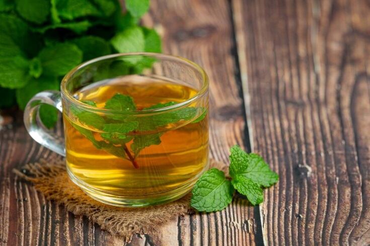 El té de menta es una infusión popular con un sabor refrescante y aroma agradable. (Foto referencial: Freepik)