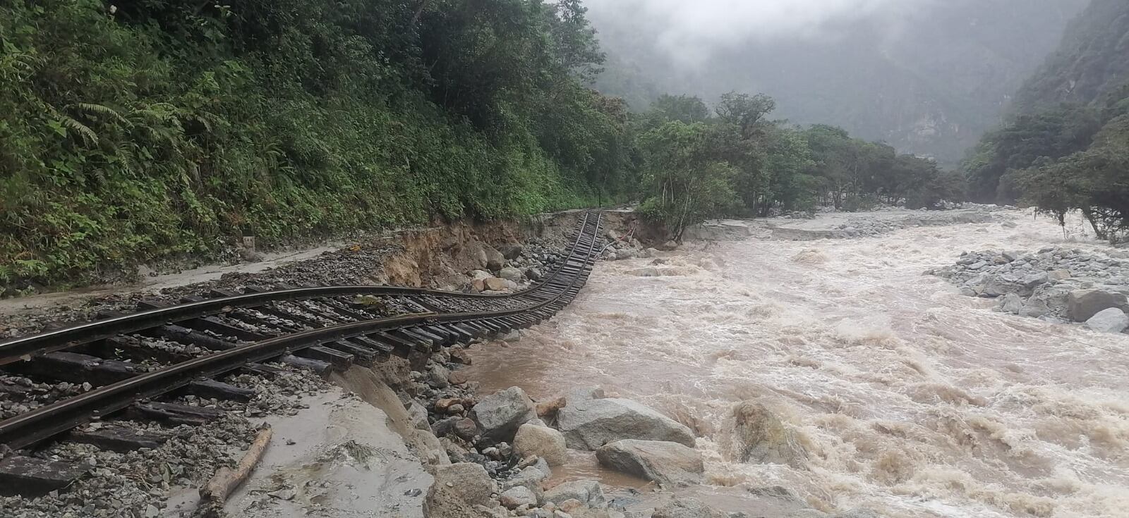 Cusco: así se realiza la incansable búsqueda de los turistas arrastrados por el huaico: los factores que dificultan las labores | Machu Picchu