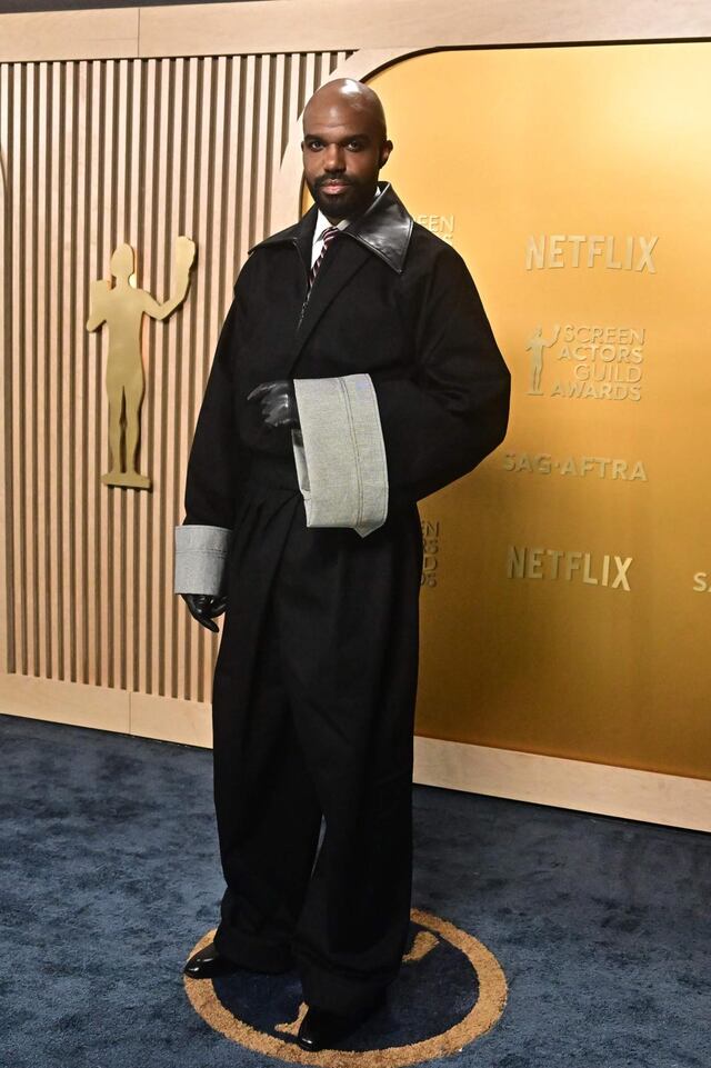 Carl Clemons-Hopkins de "Hacks" en la alfombra roja de los SAG Awards 2025. (Foto: Agencias)