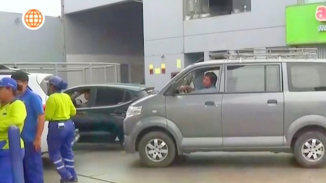 Crisis de combustible: largas colas de vehículos en grifos por gasolina regular y GLP