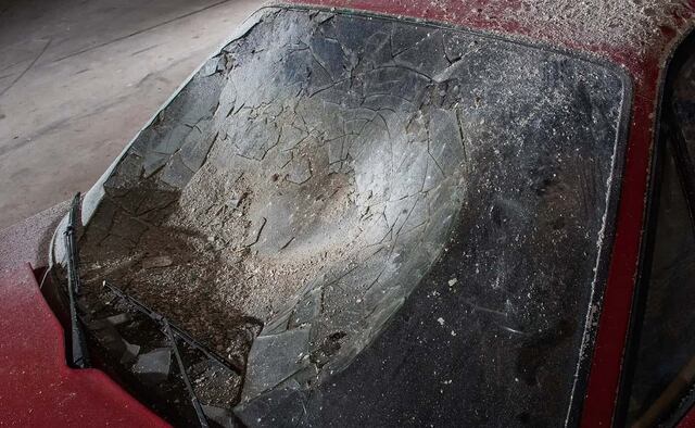 Los modelos construidos desde 1977 fueron ensamblados con carrocerías de acero, lo que hizo que tuvieran un peso final de 1.200 kg.