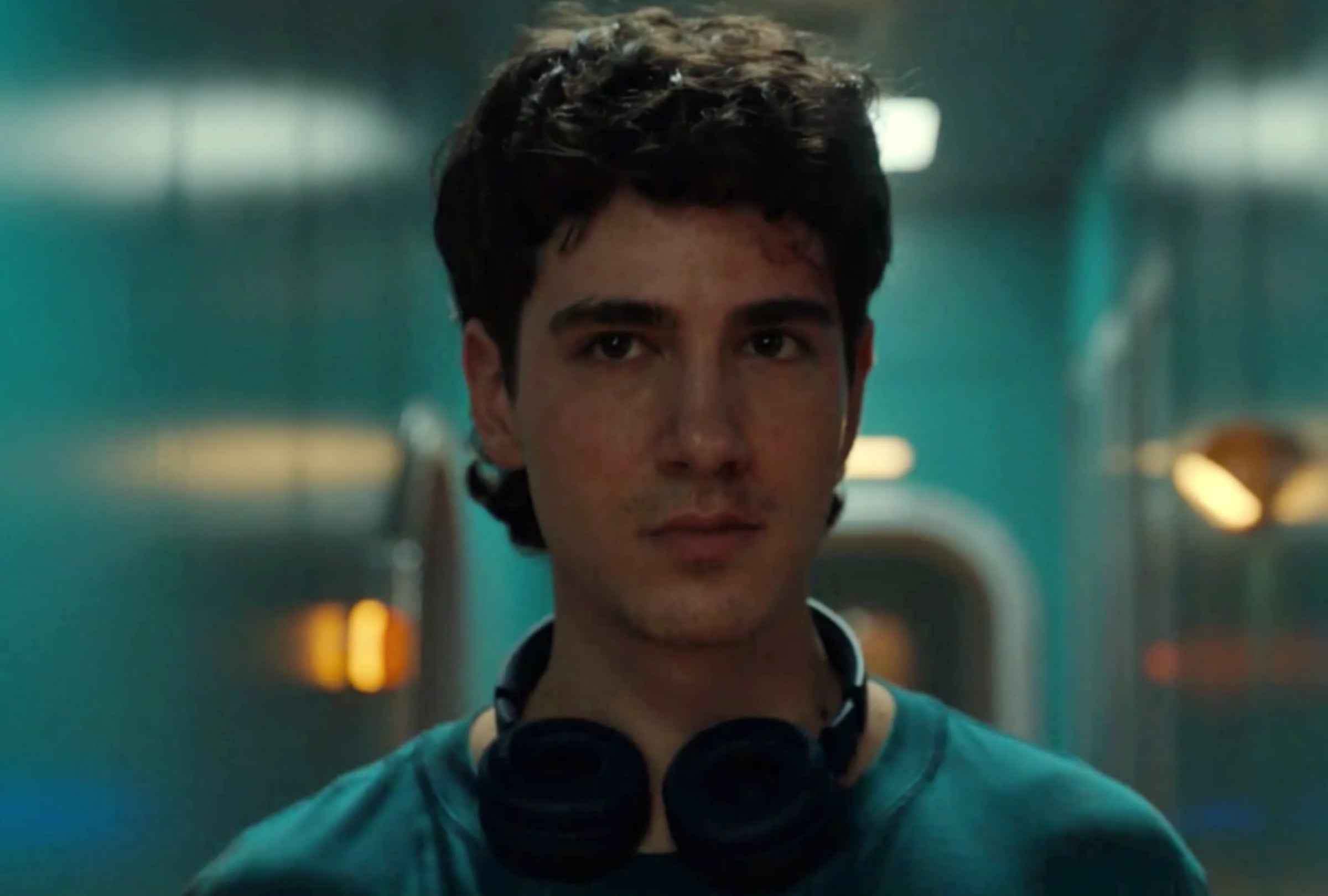 Max (Pau Simon) desconfía de Minerva y el equipo que dirige el búnker en la serie española "El refugio atómico", así que idea un plan para salir (Foto: Netflix)