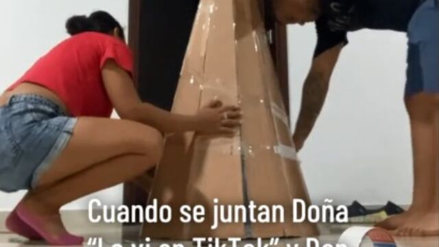 Siguen un tutorial para hacer un árbol de Navidad con cartón y el resultado sorprende en TikTok