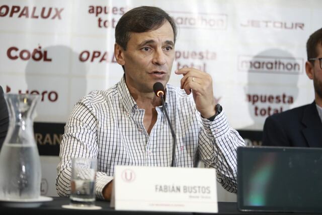 Conferencia de prensa para la presentación del nuevo Director técnico del club Universitario De Deportes, Fabián Bustos en el hotel Pullman en San Isidro. Fotos: Julio Reaño/@Photo.gec