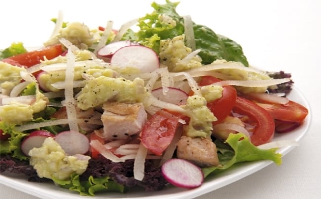 Ensalada de pavo con crema de palta
