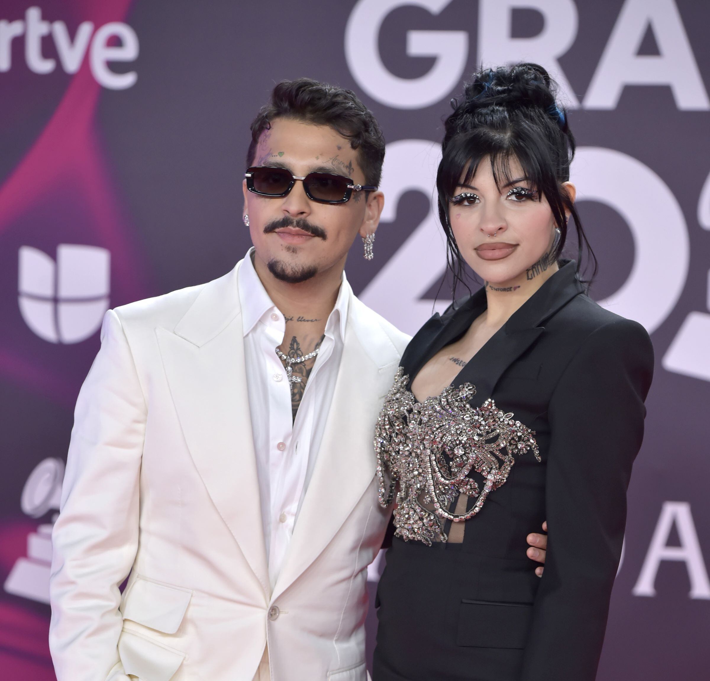 En esta imagen aparece Christian Nodal y Cazzu, cuando eran pareja. (Foto: Juan Naharro Gimenez / Getty Images)