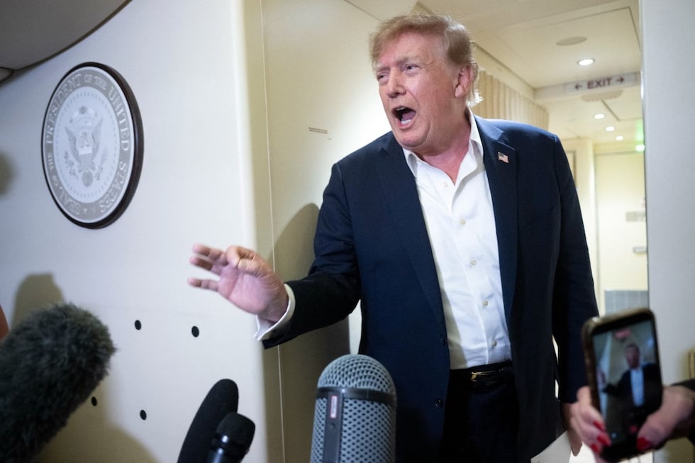 Donald Trump se opone a establer un marco regulatorio de la inteligencia artificial. (Foto: AFP)