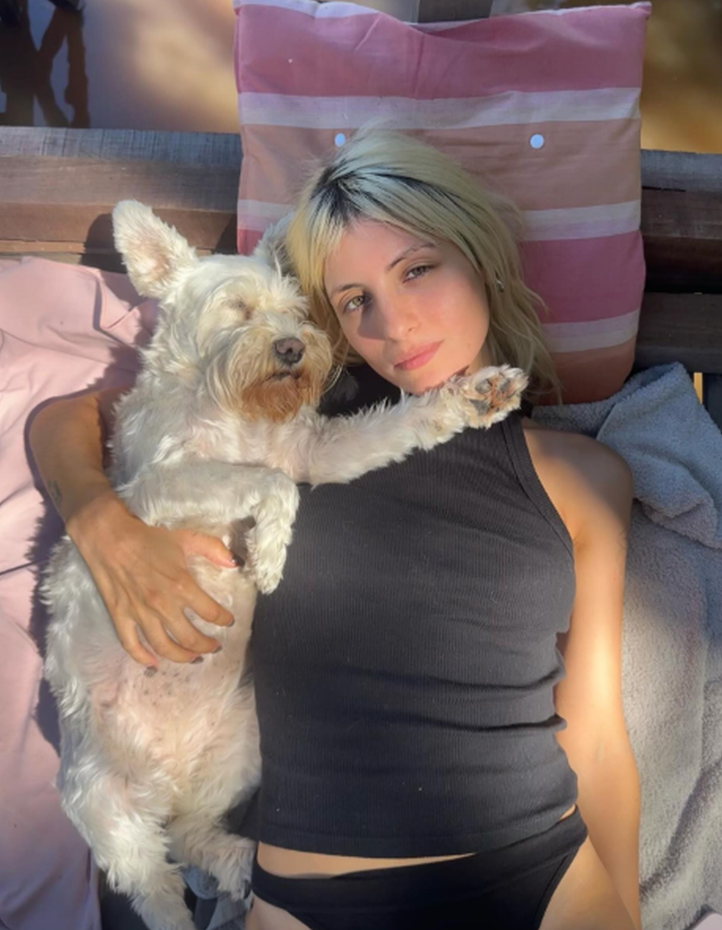 Tatu Glikman en un momento de relajo junto a su mascota (Foto: Tatu Glikman /Pechmann).