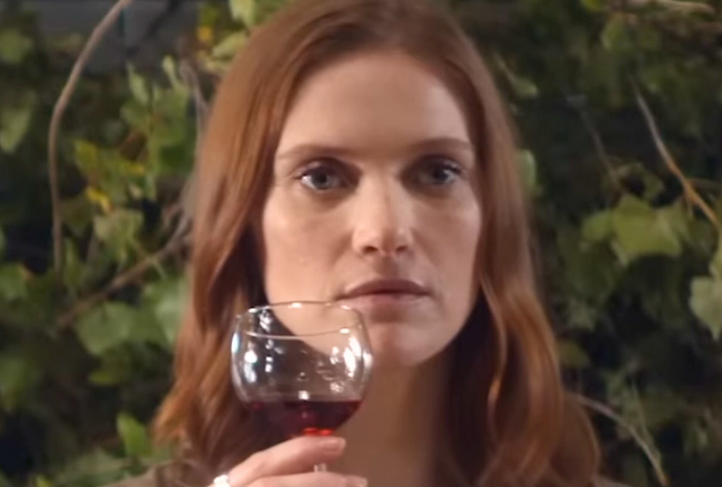 Fleur Geffrier como Camille Léger en una escena de la segunda temporada de la serie "Drops of God" (Foto: Apple TV+)