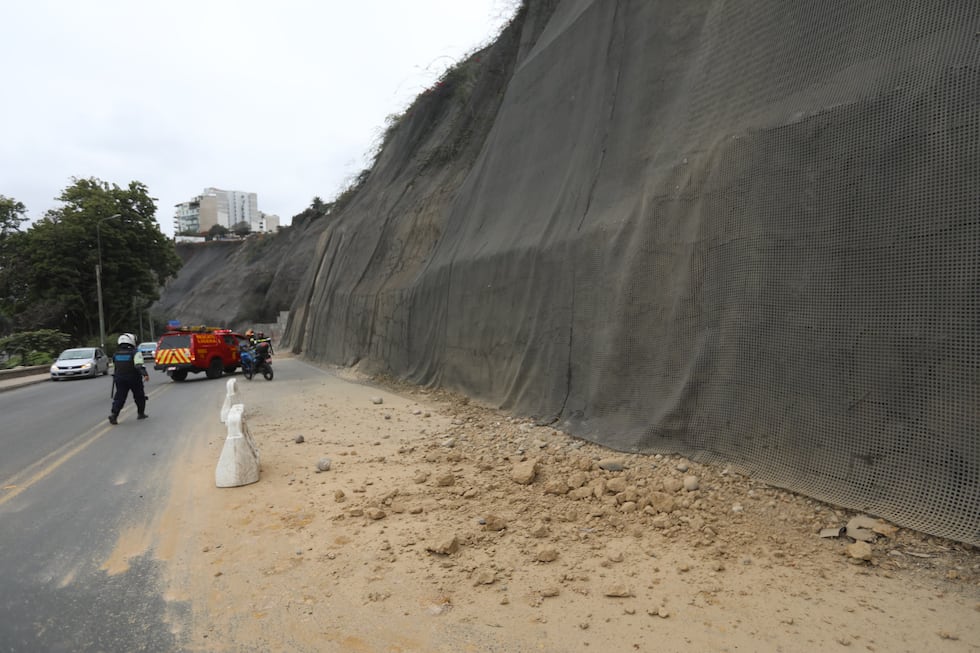 Varias zonas a lo largo de la Costa Verde se derrumbarían.