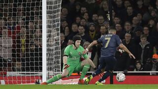 Manchester United vs. Arsenal: Alexis Sánchez dejó en el piso a Petr Cech y anotó [VIDEO]