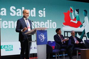 CADE Salud 2025: Perú mejoró su esperanza de vida pero retrocedió en vacunación y prevención de cáncer