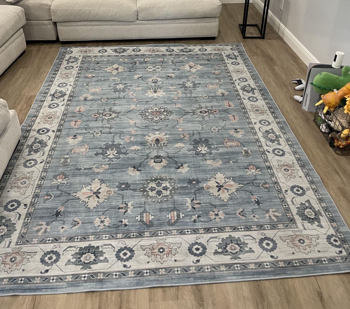 Una alfombra en una sala. (Foto: Reedit)