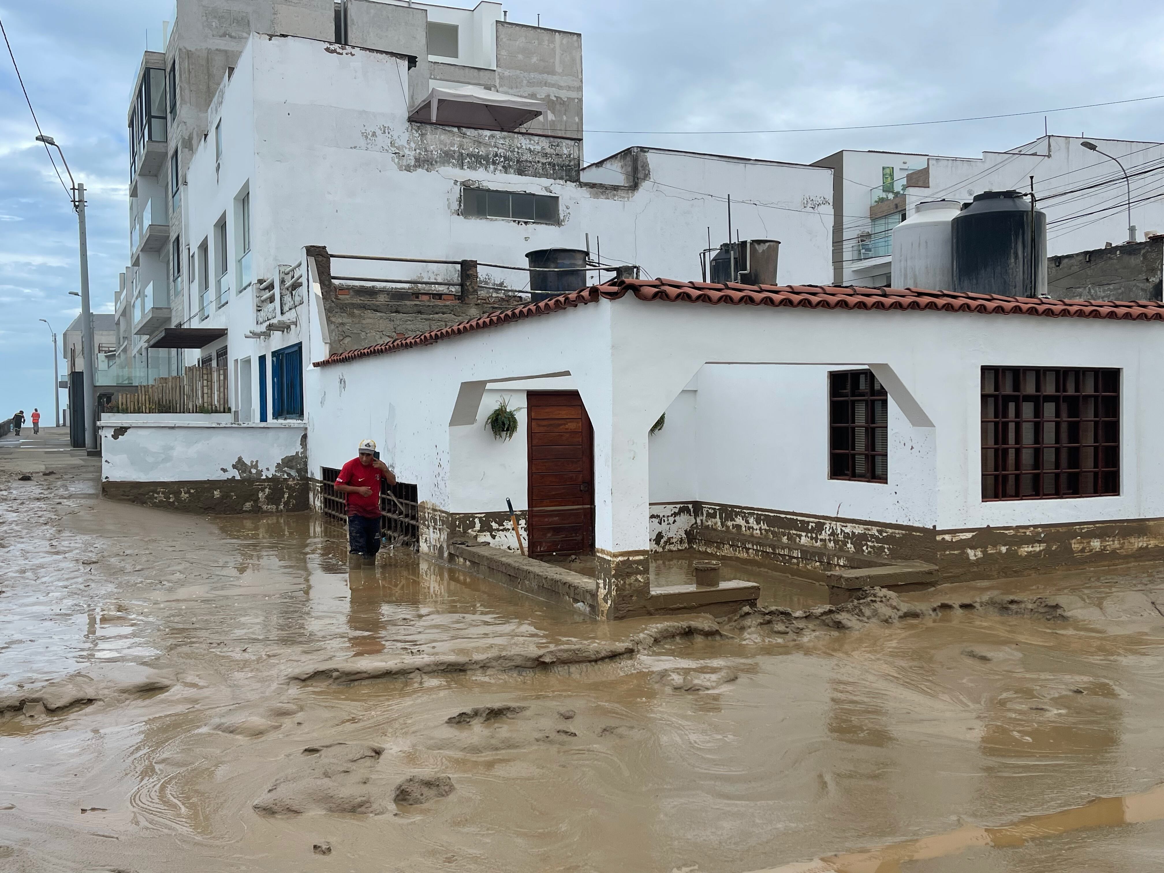 Casas afectadas en Punta Hermosa tras el primer huaico.