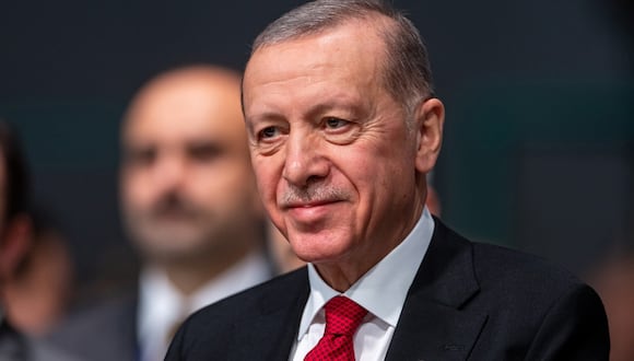 El presidente turco, Recep Tayyip Erdogan, asiste a la Conferencia de las Naciones Unidas sobre el Cambio Climático COP28, en Dubái, Emiratos Árabes Unidos, el 1 de diciembre de 2023. (Foto de EFE/EPA/MARTIN DIVISEK)