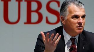 Consejero delegado de UBS percibió 14,7 millones de euros el año de la compra de Credit Suisse