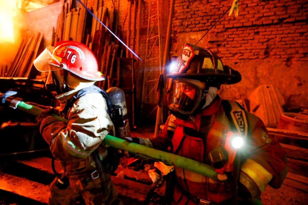 Bomberos atienden emergencia. (Foto: Referencial / Andina)