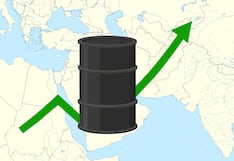 ¿Qué acontecimientos marcaron picos en la subida del precio internacional del petróleo durante los últimos 80 años?