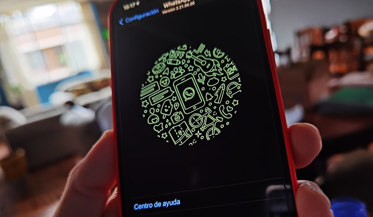 ¿Sabes lo que le pasa a tus conversaciones de WhatsApp si recibes un código binario? (Foto: MAG)