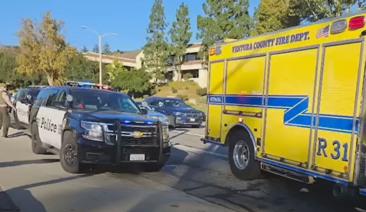 El suceso, que se está investigando como homicidio, dejó como detenido en el lugar de los hechos a una de las personas que había llamado al 911 para solicitar atención médica para Kessler | Foto: Captura de video / ABC 7 Chicago