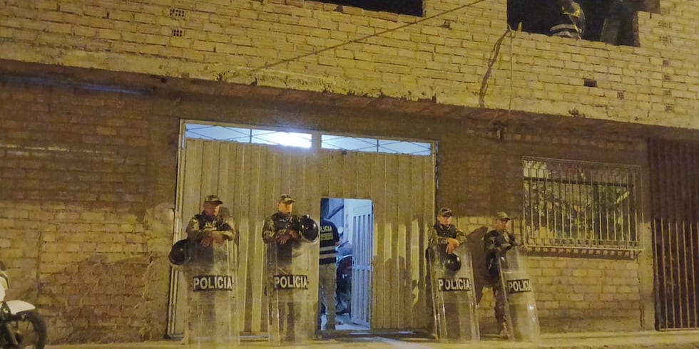 Las viviendas allanadas se ubican en Ate y en Chosica. (Foto: PNP)