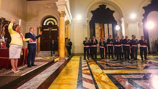 El gabinete de la cajita azul, una crónica de Fernando Vivas