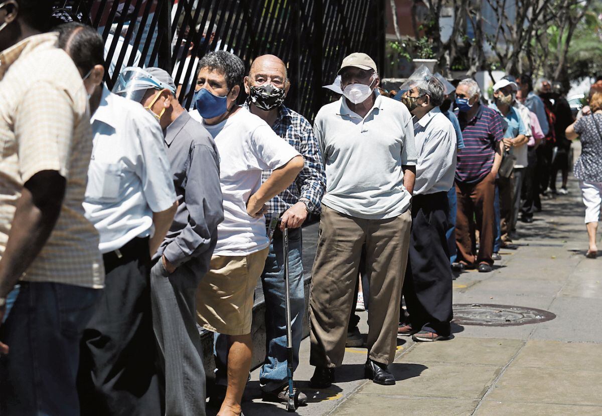 En la actualidad los trabajadores de menores ingresos (y más vulnerables) ya no tienen dinero en sus CIC por los retiros anteriores. (Foto : Lino Chipana Obregón / GEC)