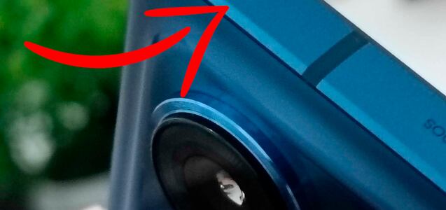 Qué es el pequeño hueco de la parte superior de tu celular Android