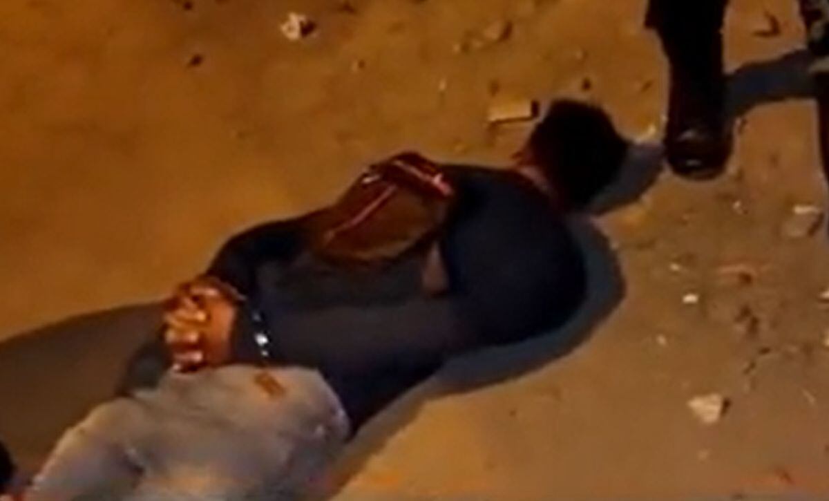 Ciudadano venezolano fue detenido por la Policía cuando caminaba con una granada de guerra en SJL | Captura América Noticias