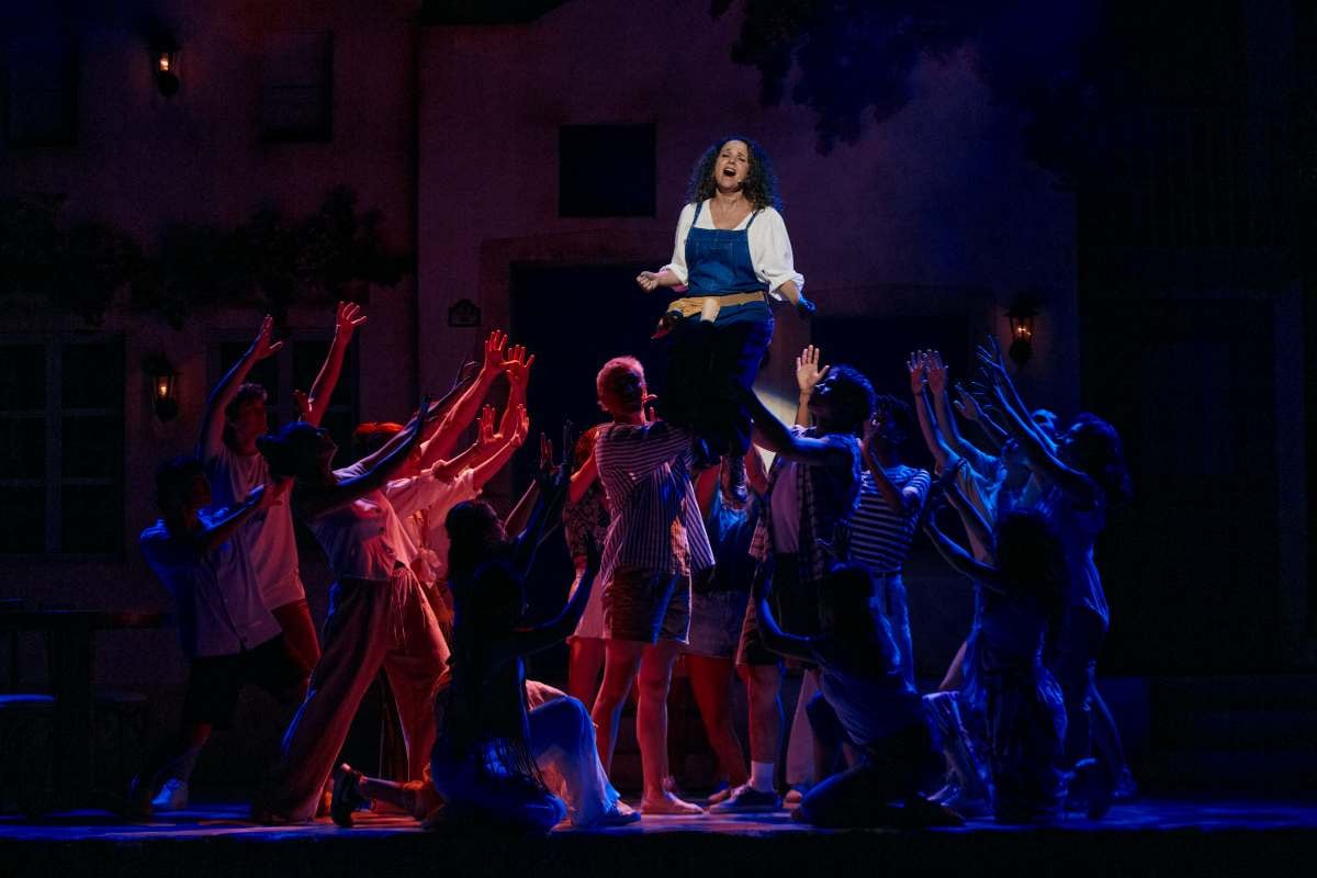 "Es una obra que exuda felicidad": "Mamma Mia!" vuelve a Lima y su director explica por qué es un clásico