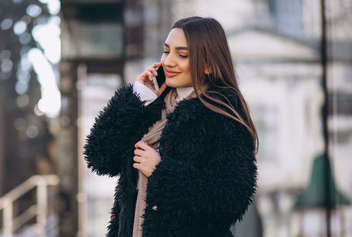 ¿Con qué frecuencia lavamos realmente nuestros abrigos? Esto es lo que opina una experta en el tema. (Foto referencial: Freepik)