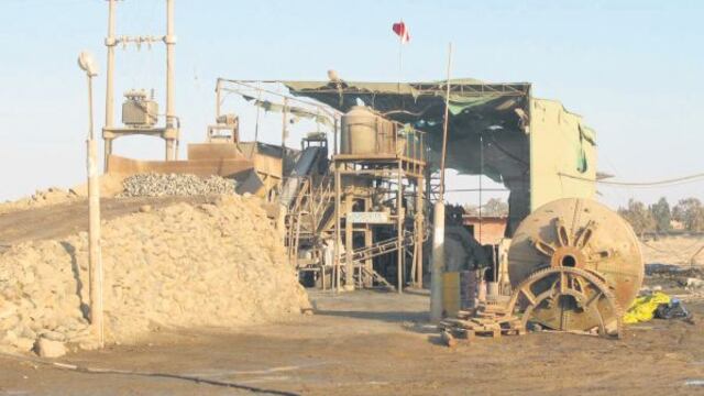 Una planta minera informal opera en la zona de amortiguamiento de Paracas