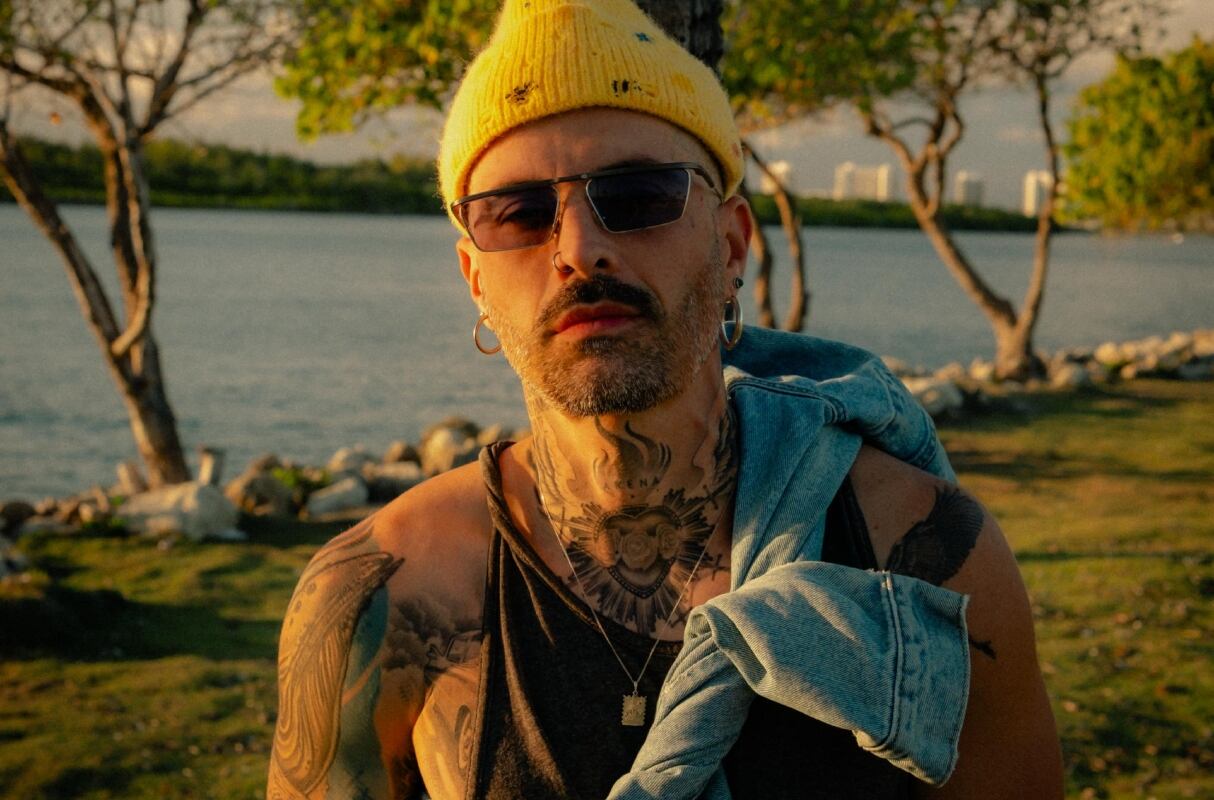 Mike Bahía ofrecerá un concierto en Perú como parte de su gira “Surf n' Salsa Tour 2025”. (Foto: Instagram)