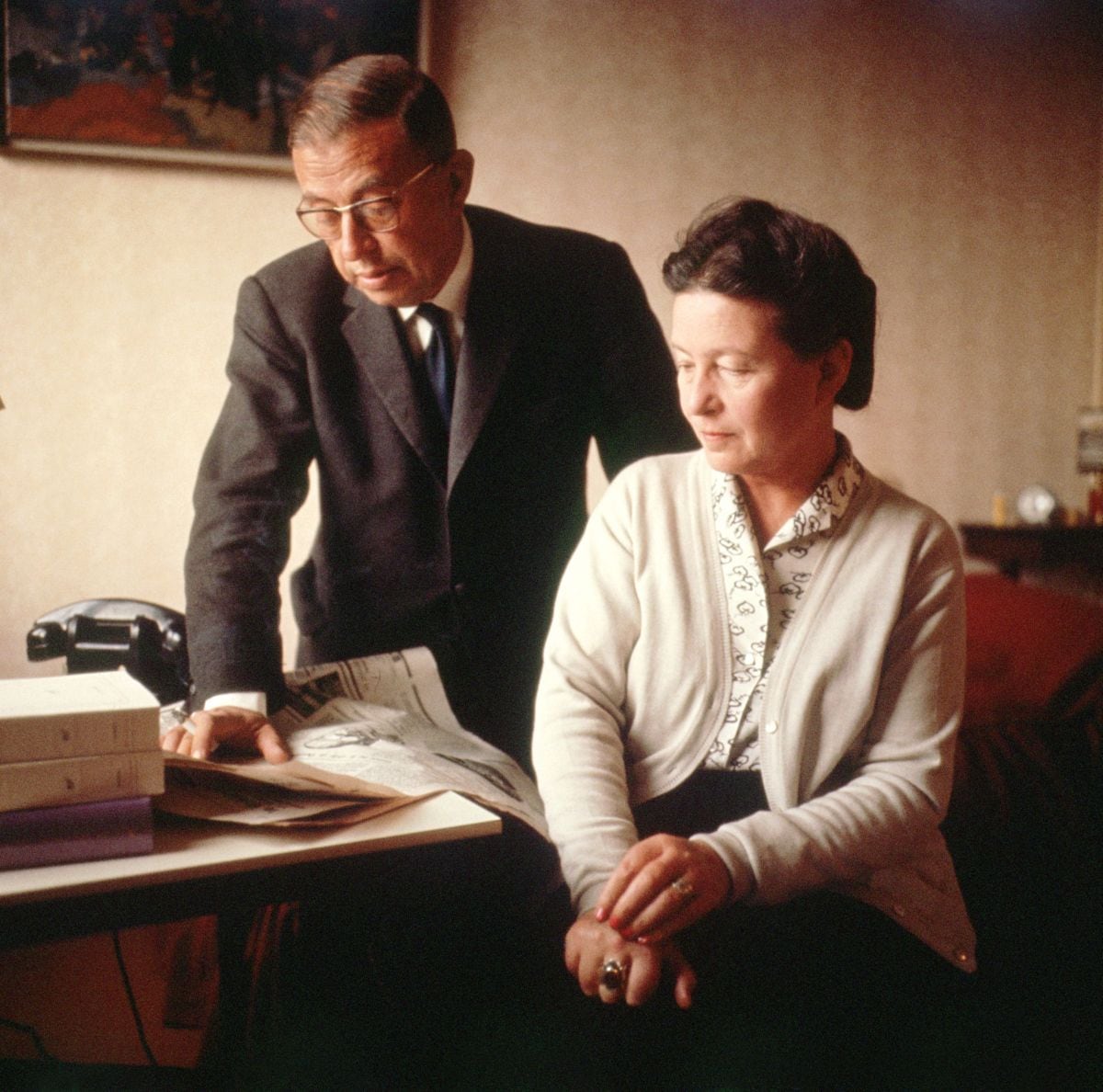 Durante los años de Blanca Varela en París, Jean-Paul Sartre y Simone de Beauvoir conformaban “la pareja más conocida, admirada y escandalosa”, sostiene Fietta Jarque. La poeta fue parte de este círculo.