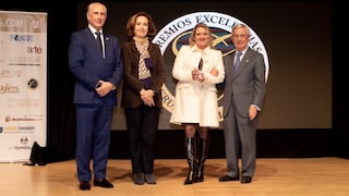 Periodista gastronómica Hirka Roca Rey gana importante premio en España