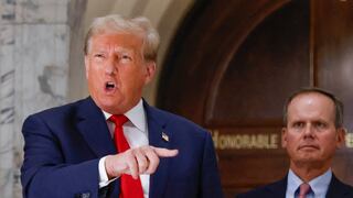 Juez de Nueva York ordena aplazar cancelación de licencias de negocios de Donald Trump