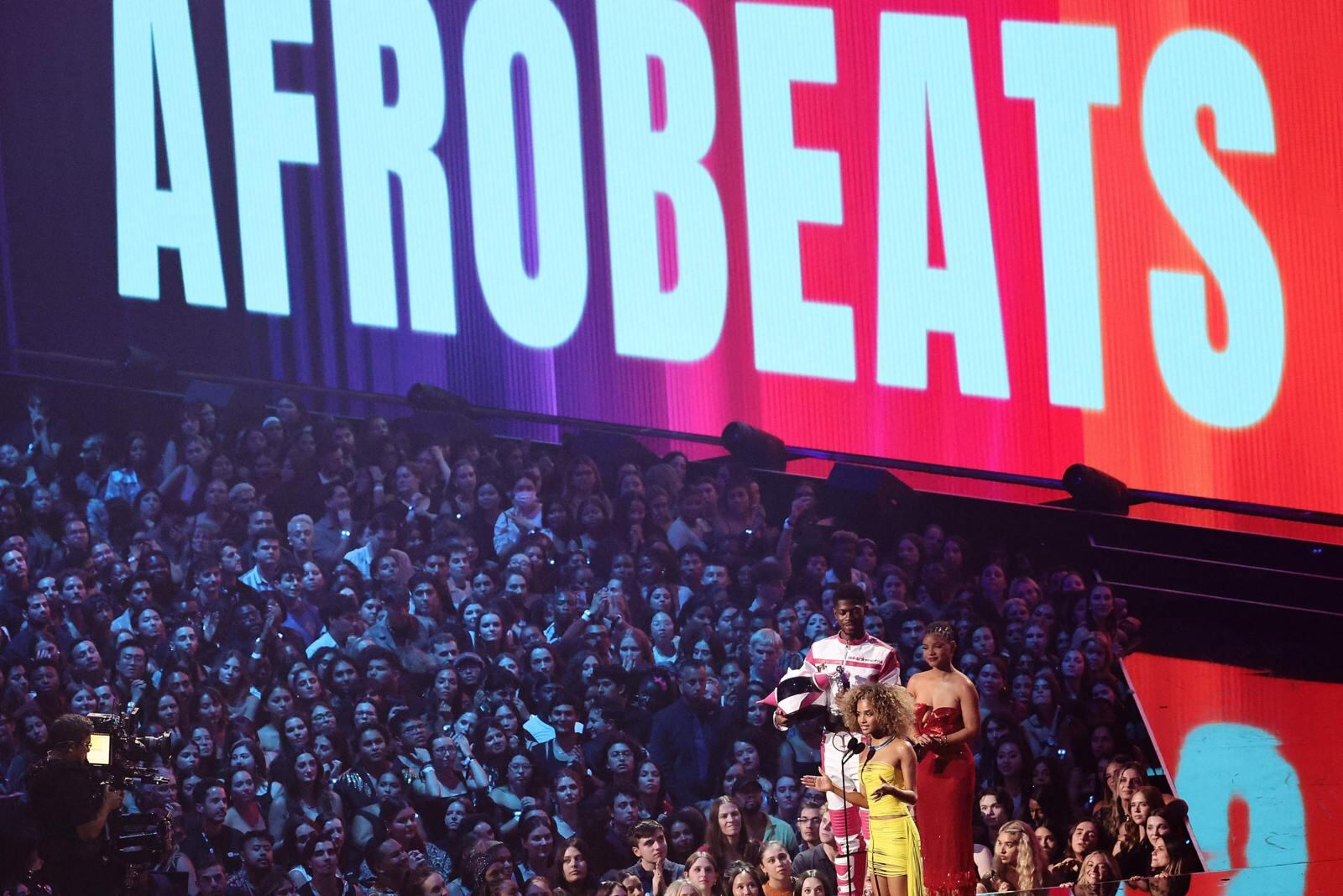 Tyla en los MTV VMA's.