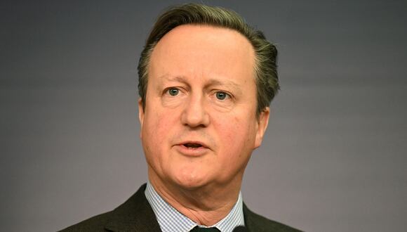 El secretario de Asuntos Exteriores de Gran Bretaña, David Cameron, en una conferencia de prensa el 15 de febrero de 2024 en el Ministerio de Asuntos Exteriores de Varsovia, Polonia. (Foto de Sergei GAPON / AFP)