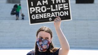 Arkansas promulga una ley que prohíbe el aborto en casi todos los casos