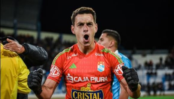 El golero nacional de 30 años peleará junto a Diego Enríquez por el arco celeste, tras la lesión de Renato Solís.
