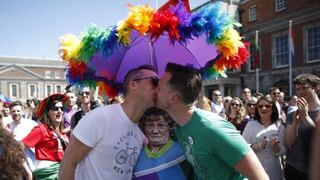 Arzobispo de Dublín: "Gays exigirían casarse por la Iglesia"