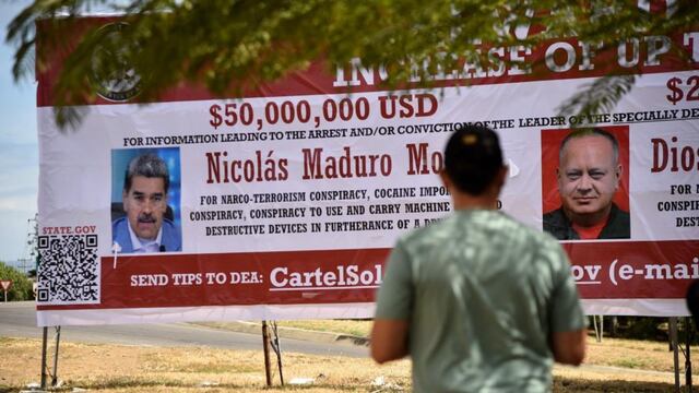 Esta es la millonaria RECOMPENSA por Nicolás Maduro que se ofrece en un cartel ubicado en el límite de Colombia-Venezuela