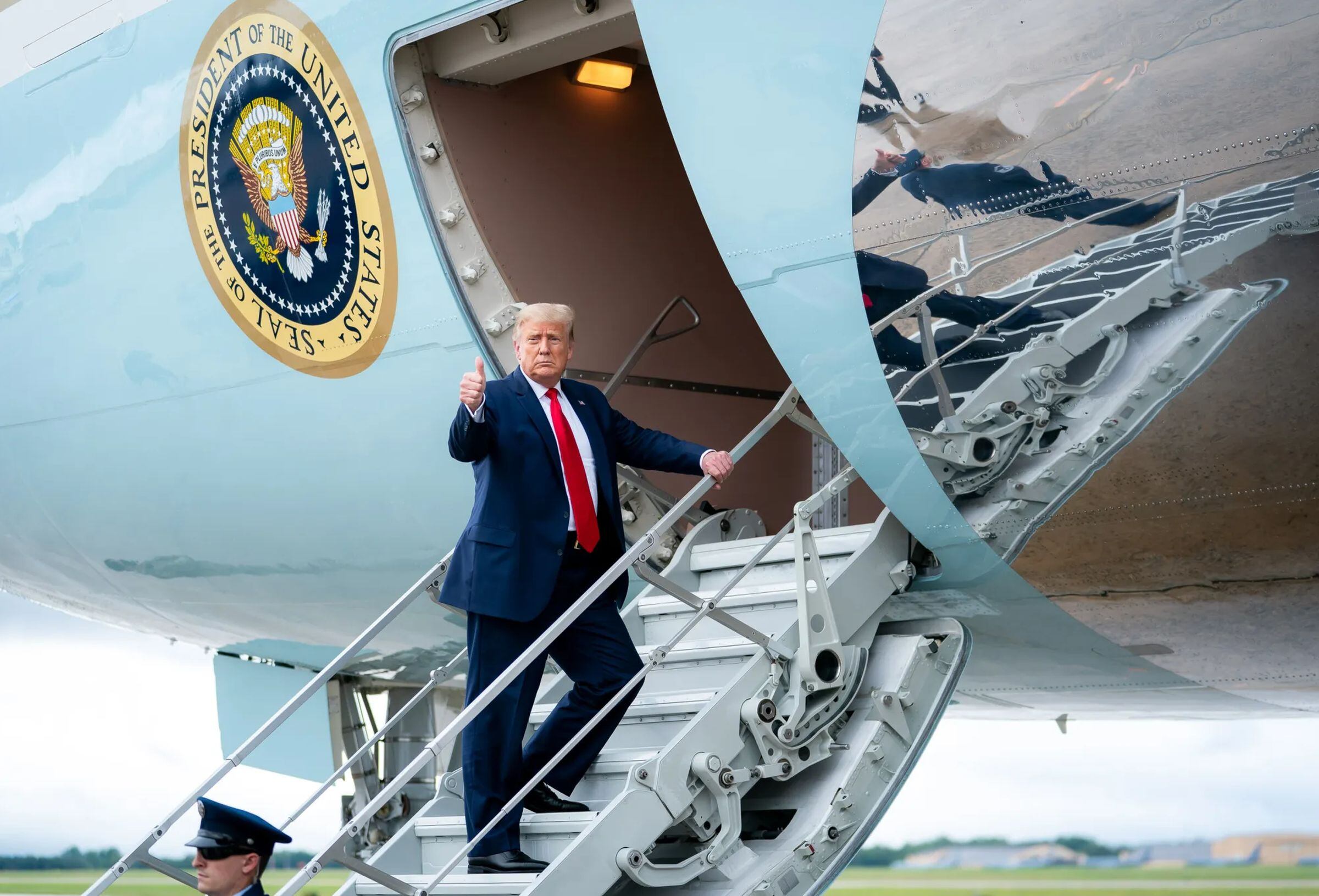 Donald Trump dispuestos a recibir el avión que Qatar regaló para tener un nuevo Air Force One (Foto: Casa Blanca/ Imagen referencial no válida legalmente, solo usada con fines educativos)