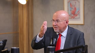 Carlos Bruce: “Si no se entra a una reestructuración financiera, nadie va a poder hacer ni sardineles” | Entrevista