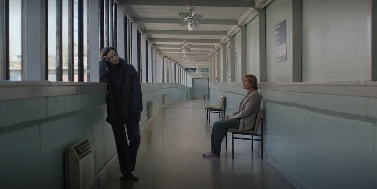 En "Adiós, June", la complicada dinámica familiar tuvo otro escenario de rodaje (Foto: Working Title Films / Netflix)